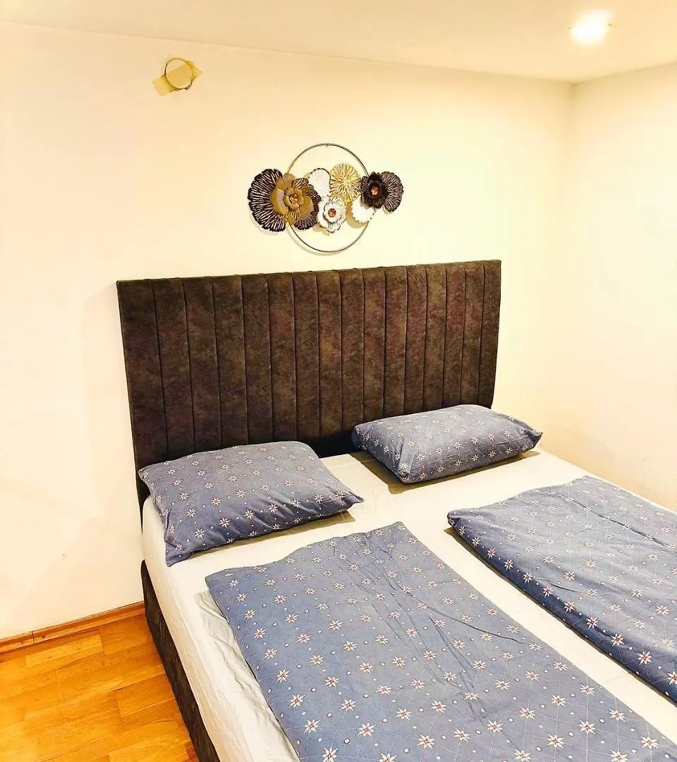 Charming Stay At Maerzstrasse Apartment Close To Vienna Attractions Mz1 0*,  Austria