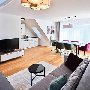 Myfavorit - Spacious Next To Puplic Transport U1 Direct Connection To Citycenter Viyana